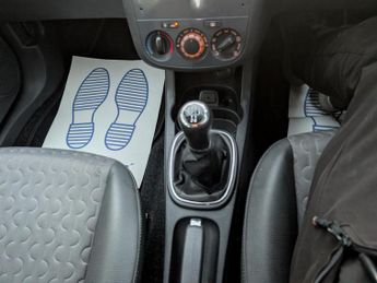 Vauxhall Corsa 1.4 16V SE Hatchback 5dr Petrol Manual Wide Ratio Euro 5 (100 ps