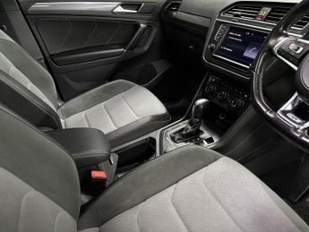 Volkswagen Tiguan 2.0 TDI BlueMotion Tech R-Line SUV 5dr Diesel DSG 4Motion Euro 6