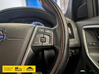 Volvo XC60 2.4 D5 R-Design Nav SUV 5dr Diesel Geartronic AWD Euro 5 (215 ps