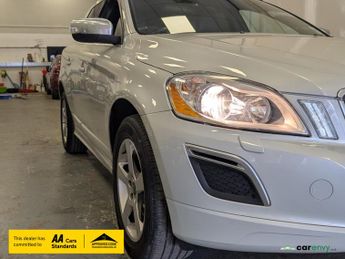 Volvo XC60 2.4 D5 R-Design Nav SUV 5dr Diesel Geartronic AWD Euro 5 (215 ps