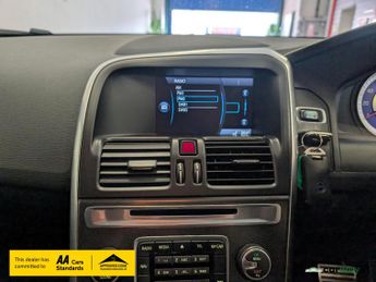 Volvo XC60 2.4 D5 R-Design Nav SUV 5dr Diesel Geartronic AWD Euro 5 (215 ps