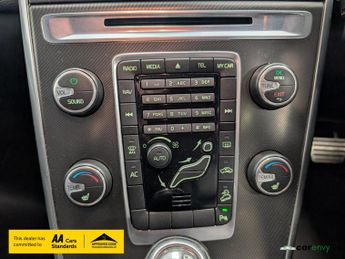 Volvo XC60 2.4 D5 R-Design Nav SUV 5dr Diesel Geartronic AWD Euro 5 (215 ps