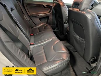 Volvo XC60 2.4 D5 R-Design Nav SUV 5dr Diesel Geartronic AWD Euro 5 (215 ps