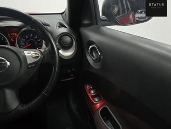 Nissan Juke 1.6 Tekna SUV 5dr Petrol CVT Euro 5 (117 ps)