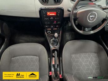 Dacia Duster 1.5 dCi Laureate SUV 5dr Diesel Manual 4WD Euro 5 (110 ps)