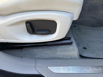 Jaguar F-PACE 2.0 D180 Portfolio SUV 5dr Diesel Auto AWD Euro 6 (s/s) (180 ps)