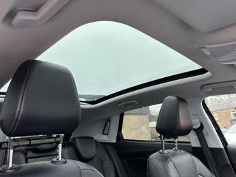 Vauxhall Grandland X 1.2 Turbo Elite Nav SUV 5dr Petrol Manual 6Spd Euro 6 (s/s) (130