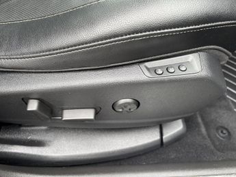 Vauxhall Grandland X 1.2 Turbo Elite Nav SUV 5dr Petrol Manual 6Spd Euro 6 (s/s) (130