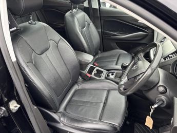 Vauxhall Grandland X 1.2 Turbo Elite Nav SUV 5dr Petrol Manual 6Spd Euro 6 (s/s) (130