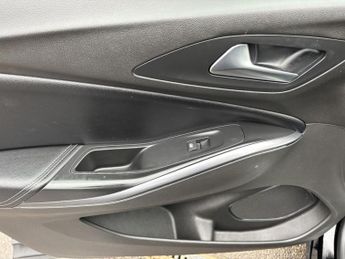 Vauxhall Grandland X 1.2 Turbo Elite Nav SUV 5dr Petrol Manual 6Spd Euro 6 (s/s) (130