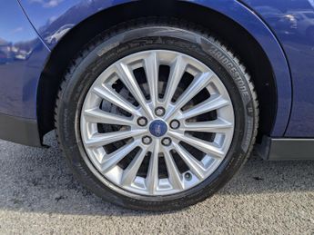 Ford C-Max 1.5 TDCi Titanium MPV 5dr Diesel Powershift Euro 6 (s/s) (120 ps