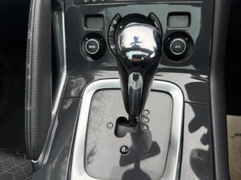 Peugeot 3008 1.6 e-HDi Allure SUV 5dr Diesel EGC Euro 5 (s/s) (115 ps)