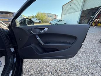 Audi A1 1.4 TFSI S line Hatchback 3dr Petrol S Tronic Euro 5 (s/s) (122 