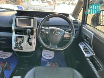 Toyota Voxy ZS KIRAMEKI Z