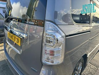 Toyota Voxy ZS KIRAMEKI Z
