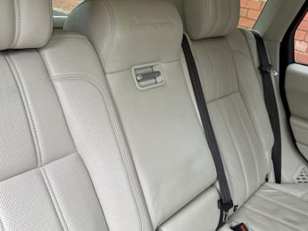 Land Rover Range Rover 4.4 SD V8 Autobiography SUV 5dr Diesel Auto 4WD Euro 5 (339 ps)