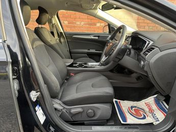 Ford Mondeo 2.0 TiVCT Titanium Saloon 4dr Petrol Hybrid CVT Euro 6 (s/s) (18