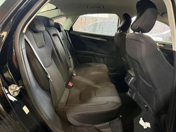 Ford Mondeo 2.0 TiVCT Titanium Saloon 4dr Petrol Hybrid CVT Euro 6 (s/s) (18