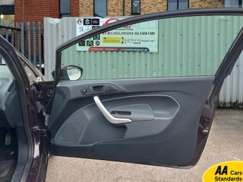 Ford Fiesta 1.4 Titanium Hatchback 3dr Petrol Automatic (154 g/km, 94 bhp)