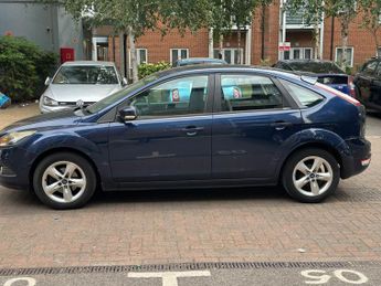 Ford Focus 1.6 Zetec Hatchback 5dr Petrol Automatic (184 g/km, 99 bhp)