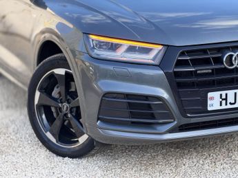 Audi Q5 2.0 TDI 40 Black Edition SUV 5dr Diesel S Tronic quattro Euro 6 