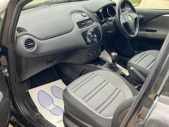 Fiat Punto Evo 1.4 Dynamic Hatchback 5dr Petrol Dualogic Euro 5 (s/s) (77 bhp)