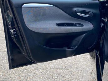 Fiat Punto Evo 1.4 Dynamic Hatchback 5dr Petrol Dualogic Euro 5 (s/s) (77 bhp)