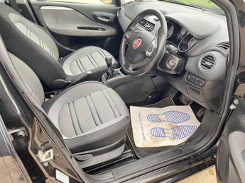 Fiat Punto Evo 1.4 Dynamic Hatchback 5dr Petrol Dualogic Euro 5 (s/s) (77 bhp)