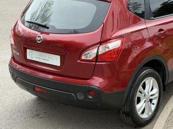 Nissan Qashqai 1.6 Acenta SUV 5dr Petrol CVT 2WD Euro 5 (117 ps)