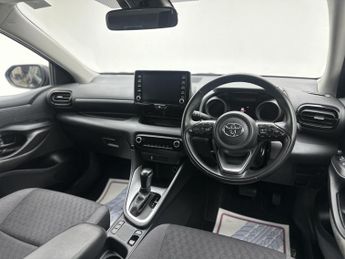 Toyota Yaris 1.5 VVT-h Design Hatchback 5dr Petrol Hybrid E-CVT Euro 6 (s/s) 
