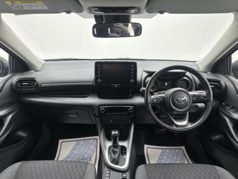 Toyota Yaris 1.5 VVT-h Design Hatchback 5dr Petrol Hybrid E-CVT Euro 6 (s/s) 