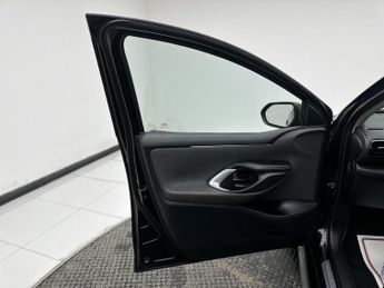 Toyota Yaris 1.5 VVT-h Design Hatchback 5dr Petrol Hybrid E-CVT Euro 6 (s/s) 