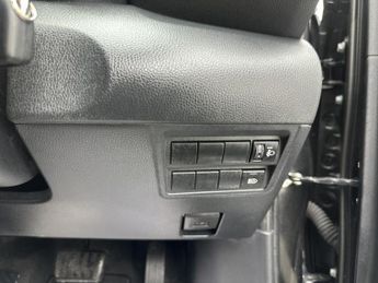 Toyota Yaris 1.5 VVT-h Design Hatchback 5dr Petrol Hybrid E-CVT Euro 6 (s/s) 