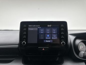 Toyota Yaris 1.5 VVT-h Design Hatchback 5dr Petrol Hybrid E-CVT Euro 6 (s/s) 