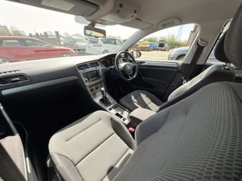 Volkswagen Golf 1.6 TDI BlueMotion Tech SE Hatchback 5dr Diesel DSG Euro 5 (s/s)