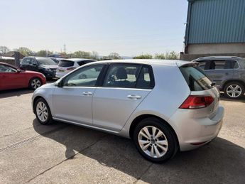 Volkswagen Golf 1.6 TDI BlueMotion Tech SE Hatchback 5dr Diesel DSG Euro 5 (s/s)