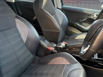 Peugeot 2008 1.6 e-HDi Allure SUV 5dr Diesel EGC Euro 5 (s/s) (92 ps)