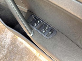 Volkswagen Golf 2.0 TDI BlueMotion Tech SE Hatchback 5dr Diesel Manual Euro 5 (s