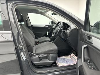Volkswagen Tiguan 2.0 TDI SE Navigation SUV 5dr Diesel DSG 4Motion Euro 6 (s/s) (1