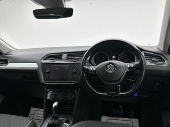 Volkswagen Tiguan 2.0 TDI SE Navigation SUV 5dr Diesel DSG 4Motion Euro 6 (s/s) (1