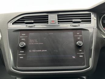 Volkswagen Tiguan 2.0 TDI SE Navigation SUV 5dr Diesel DSG 4Motion Euro 6 (s/s) (1
