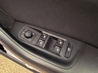 Volkswagen Passat 2.0 TDI BlueMotion Tech SE Business Estate 5dr Diesel DSG Euro 6