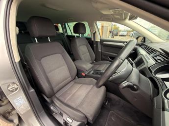 Volkswagen Passat 2.0 TDI BlueMotion Tech SE Business Estate 5dr Diesel DSG Euro 6