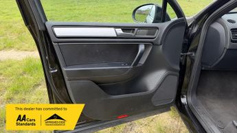Volkswagen Touareg 3.0 TDI V6 BlueMotion Tech Altitude SUV 5dr Diesel Tiptronic 4WD