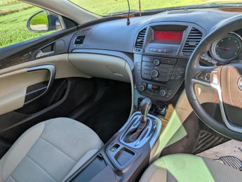 Vauxhall Insignia 2.0 CDTi SE Sports Tourer 5dr Diesel Auto Euro 5 (130 ps)