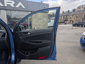 Hyundai TUCSON 2.0 CRDi Blue Drive Premium SUV 5dr Diesel Manual Euro 6 (s/s) (