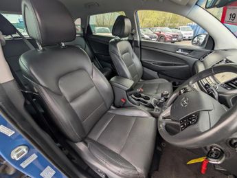 Hyundai TUCSON 2.0 CRDi Blue Drive Premium SUV 5dr Diesel Manual Euro 6 (s/s) (