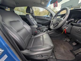 Hyundai TUCSON 2.0 CRDi Blue Drive Premium SUV 5dr Diesel Manual Euro 6 (s/s) (