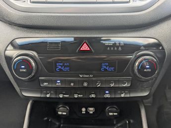 Hyundai TUCSON 2.0 CRDi Blue Drive Premium SUV 5dr Diesel Manual Euro 6 (s/s) (