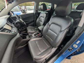 Hyundai TUCSON 2.0 CRDi Blue Drive Premium SUV 5dr Diesel Manual Euro 6 (s/s) (